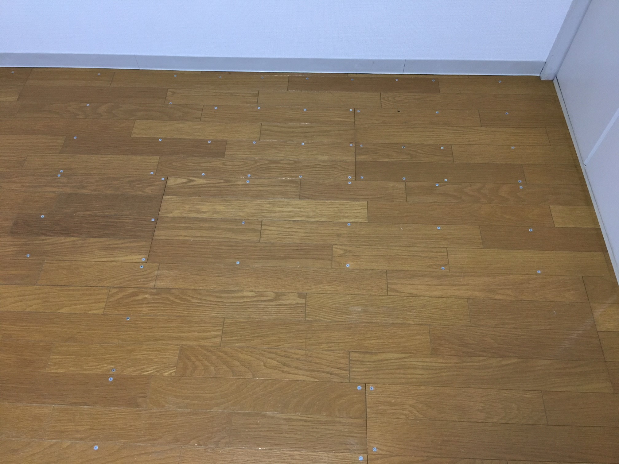 洋室床面途中2