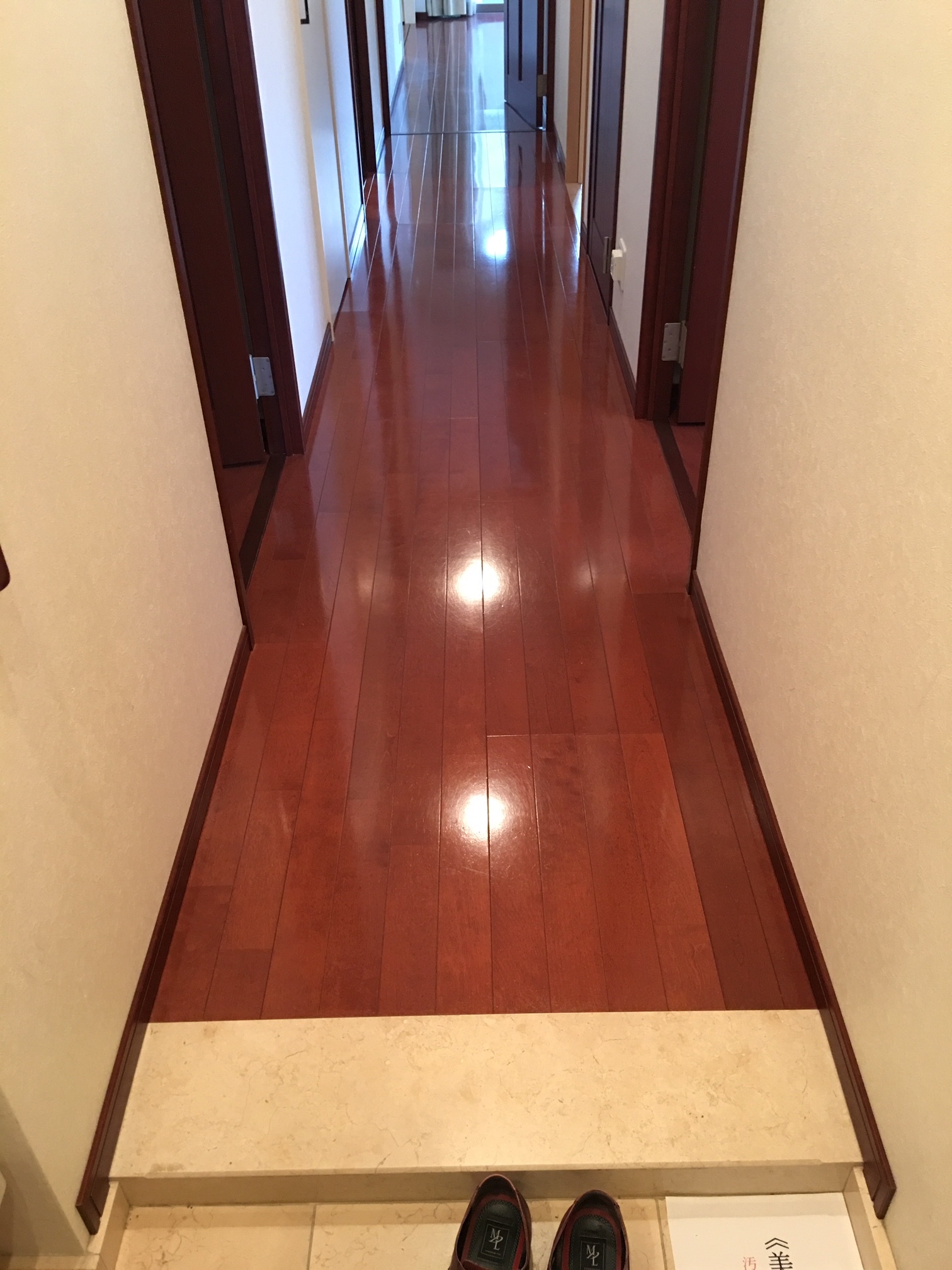 玄関廊下施工前