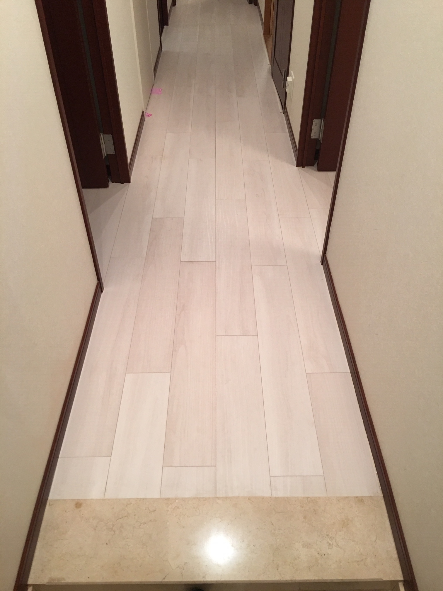 玄関廊下施工後