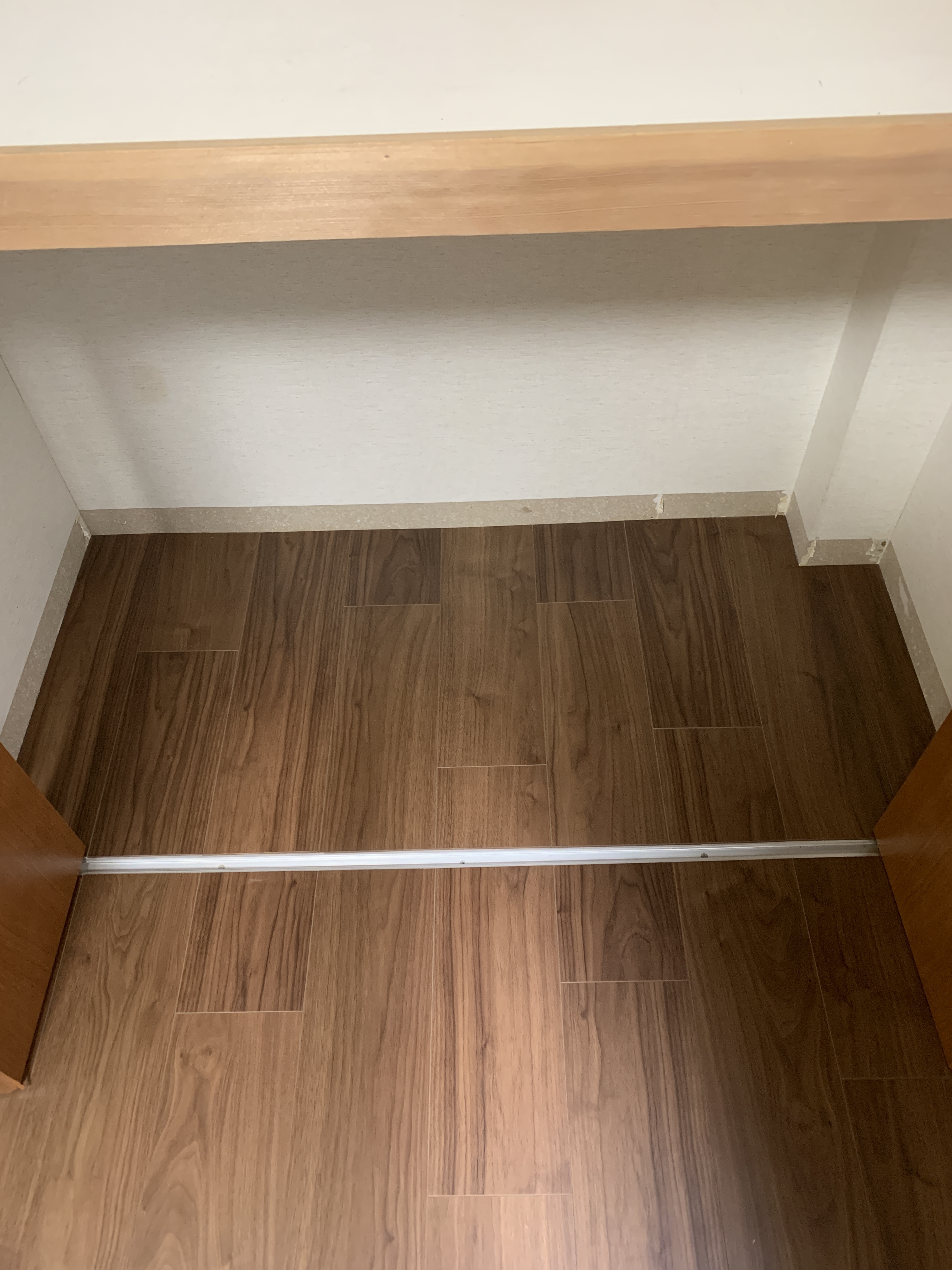 洋室クローゼット施工後1