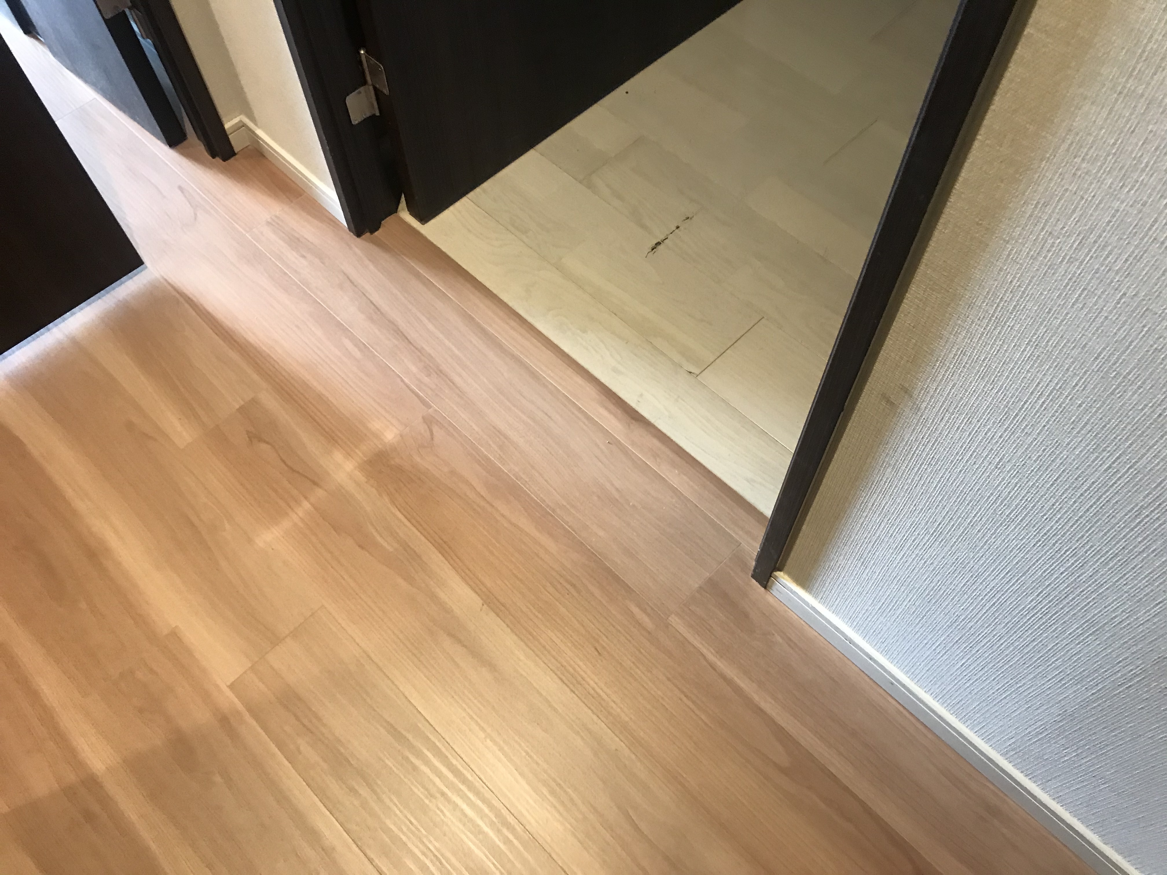 洋室①入り口部施工後1