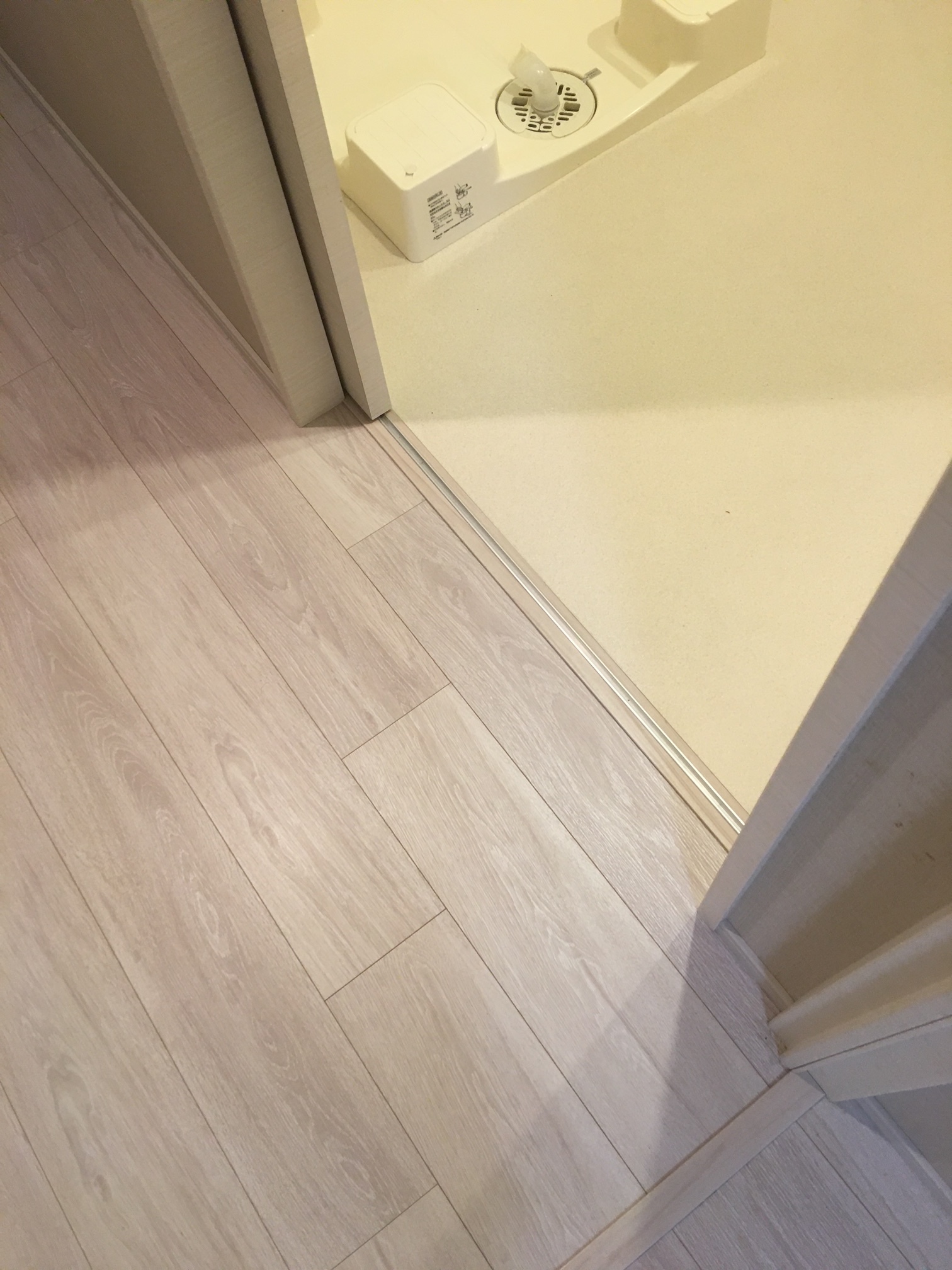 洗面入り口施工前1