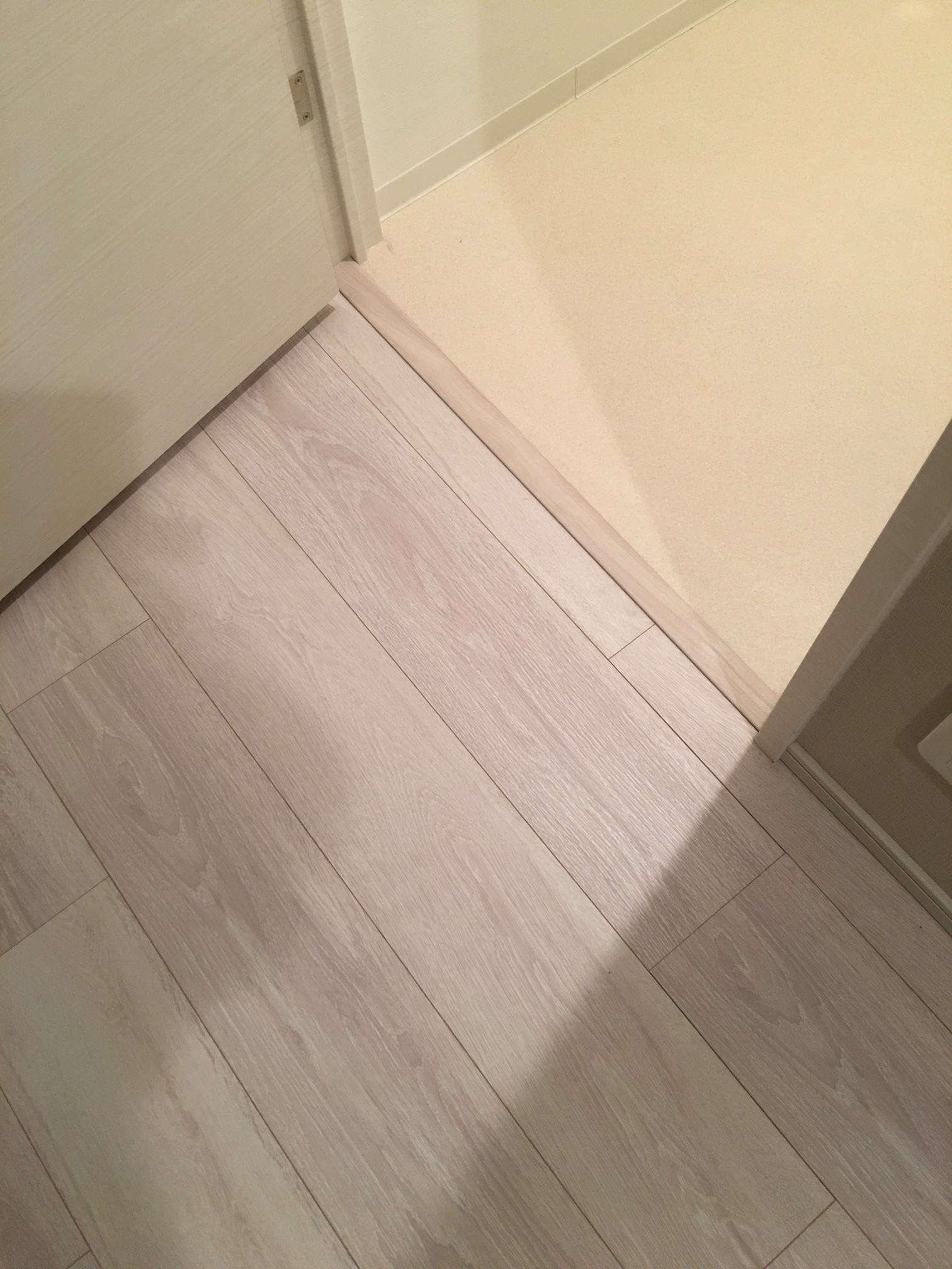 WC入り口施工前1