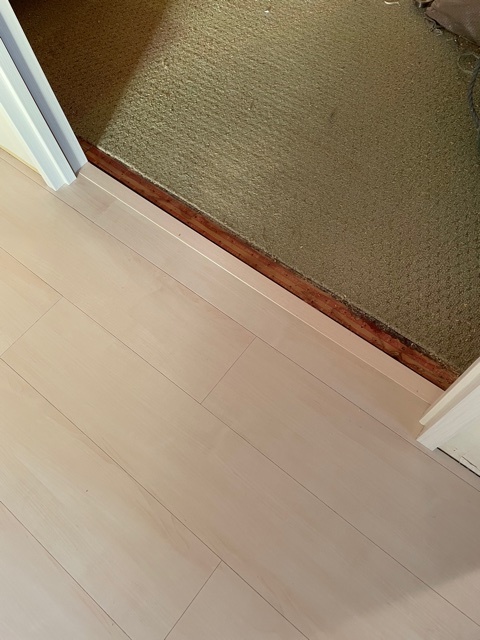 洋室②入り口施工後1