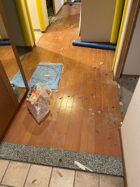 玄関廊下施工前1