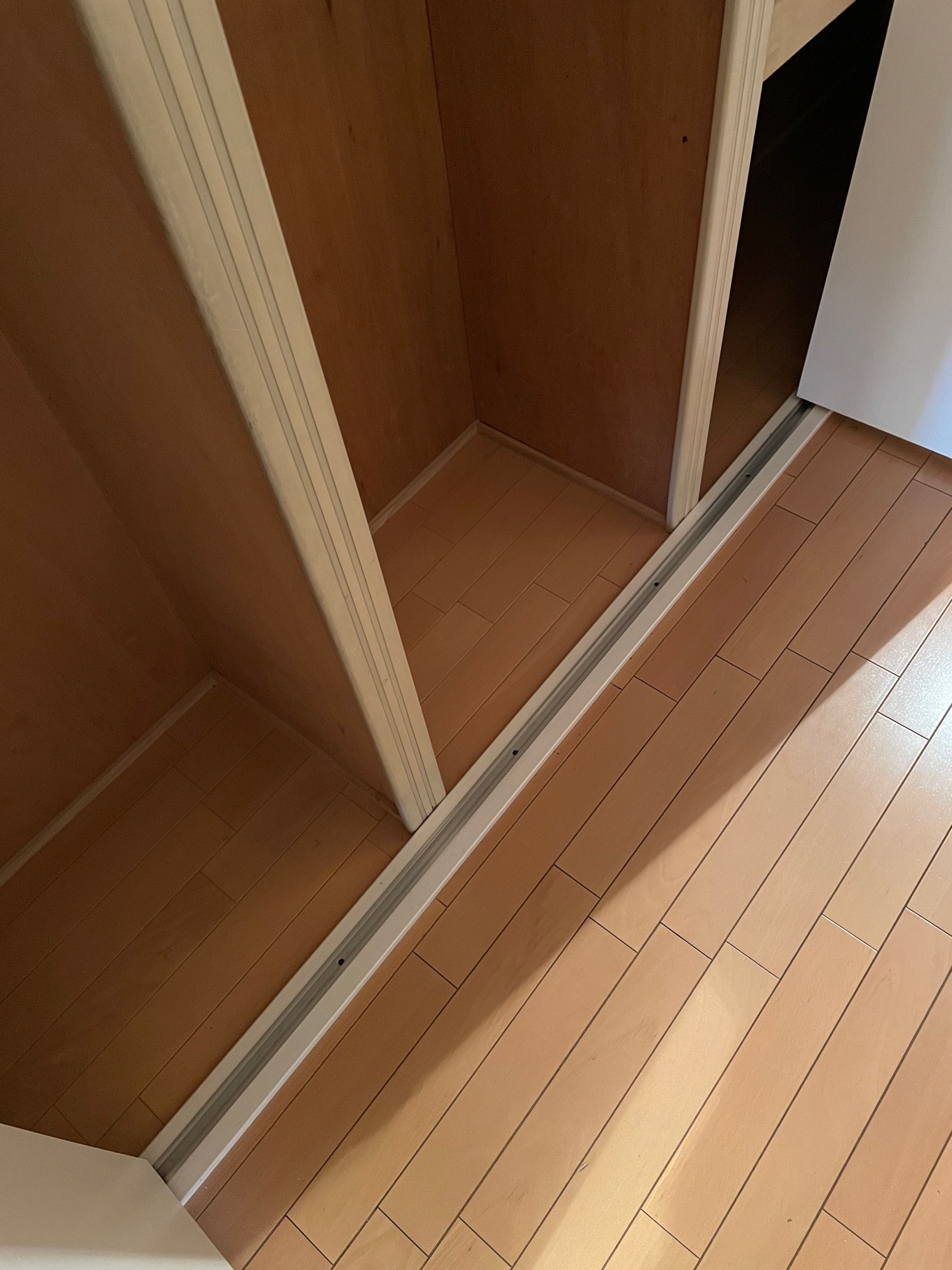 廊下収納施工前1