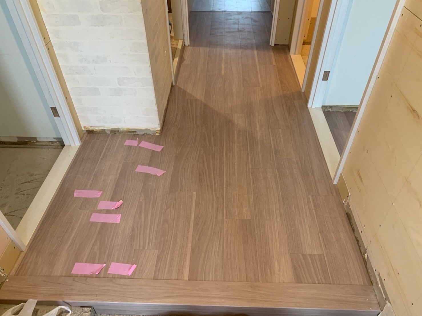 玄関廊下施工後1